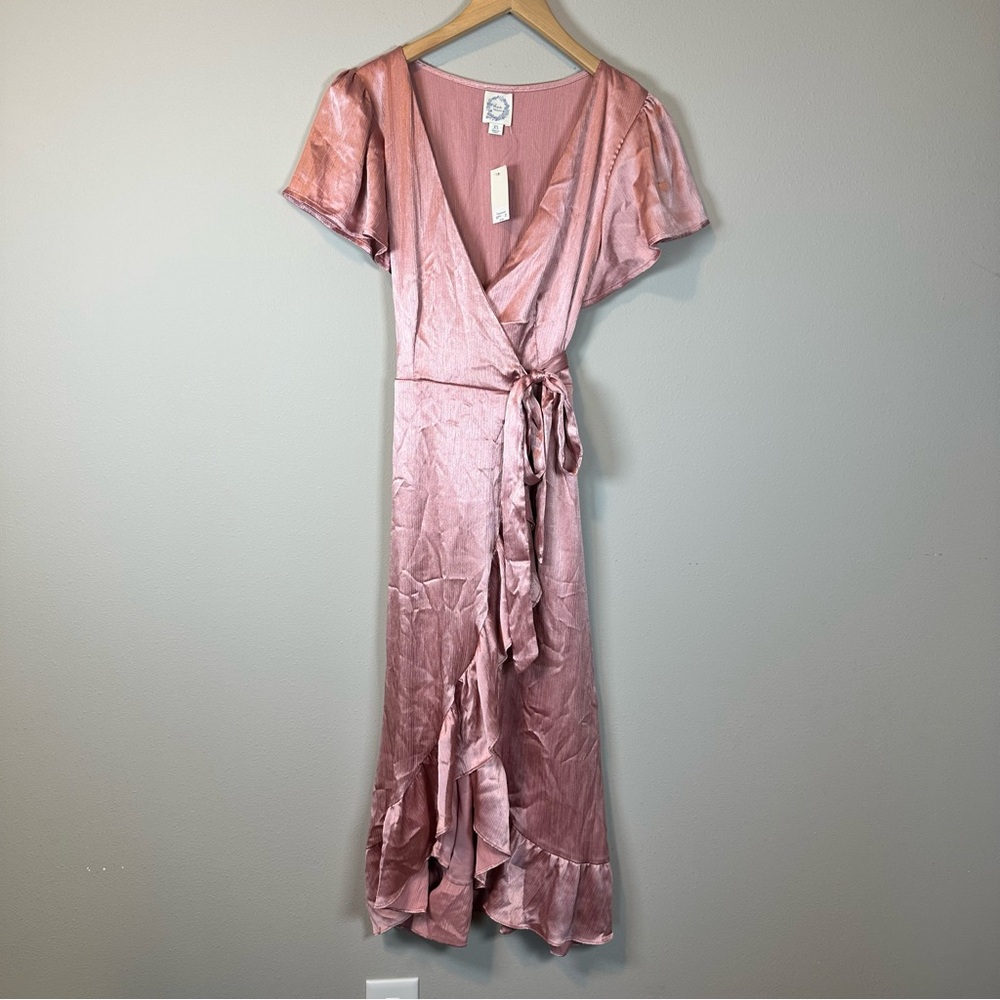 Francesca’s Blue Rain Mauve Blush Pink Satin Soft Ribbed Wrap Midi Dress V-cut